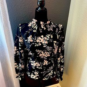 Floral Blouse size M